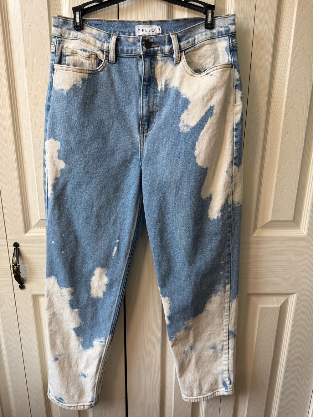 CELLO Abstract Bleach Splatter Cloud Wash Straight Leg Jeans Women’s Size 13